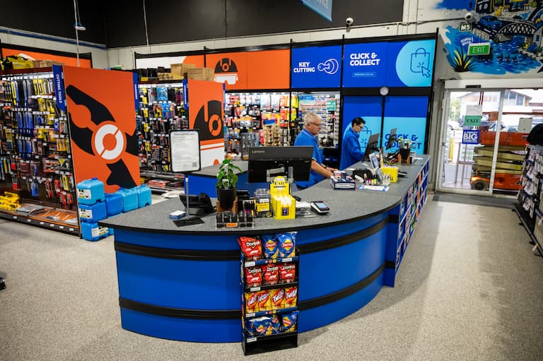 Mitre 10 Shop fitout - Gibson Retail Solutions